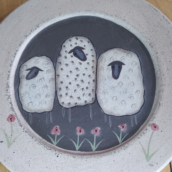 Donna White Charming Wooden Painted Sheep Art Plate - Gray and Cream - Picture 3 of 5